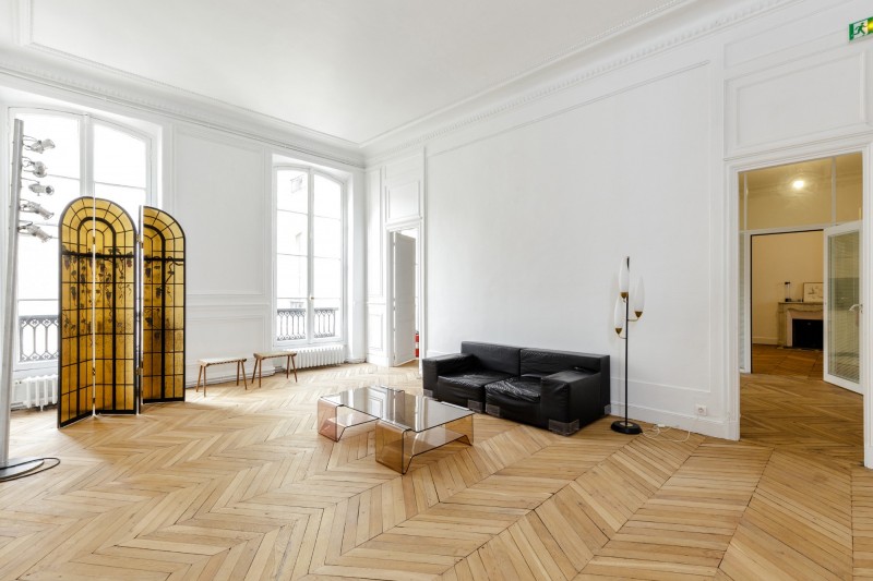 Empty space for rent Paris